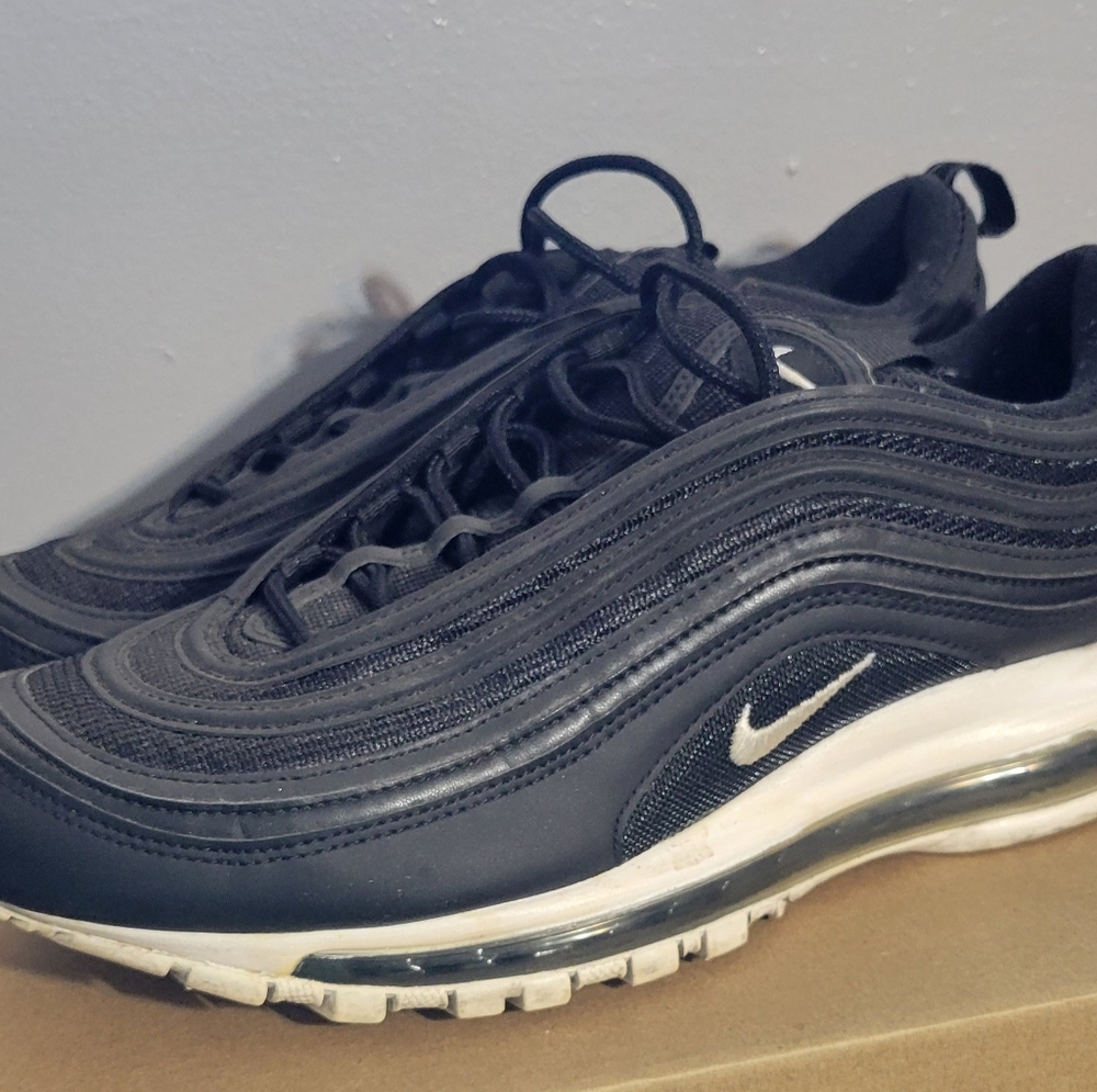 Nike Black Sneakers